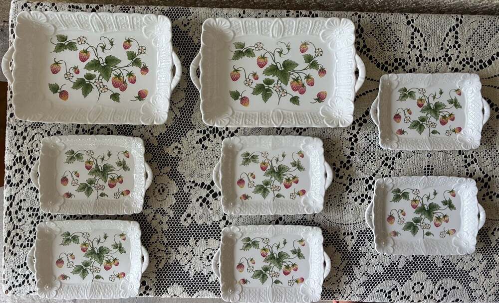 Town & Country The Strawberry Rectangular Serving Trays Set of 7